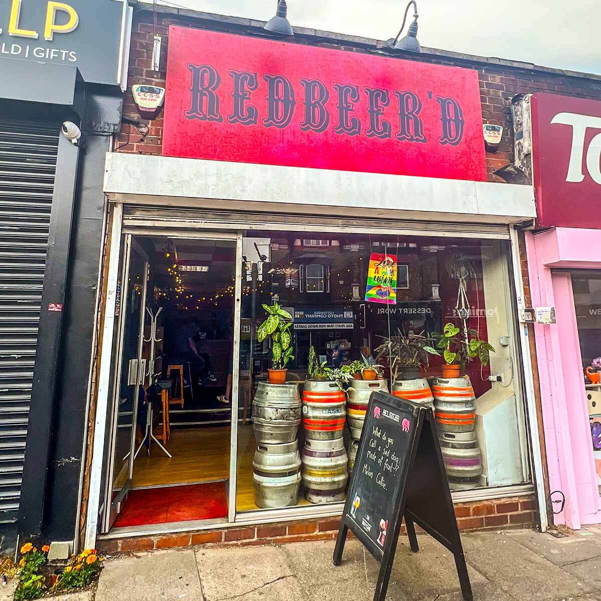 The shop front of Redbeerd brewery