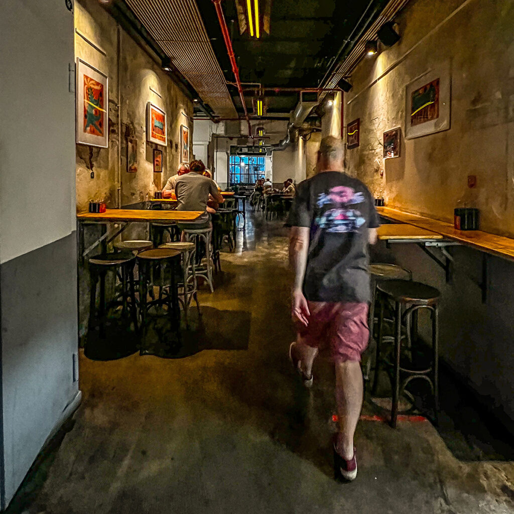 Barcelona Bars and Restaurants: 
garage brew tap long space