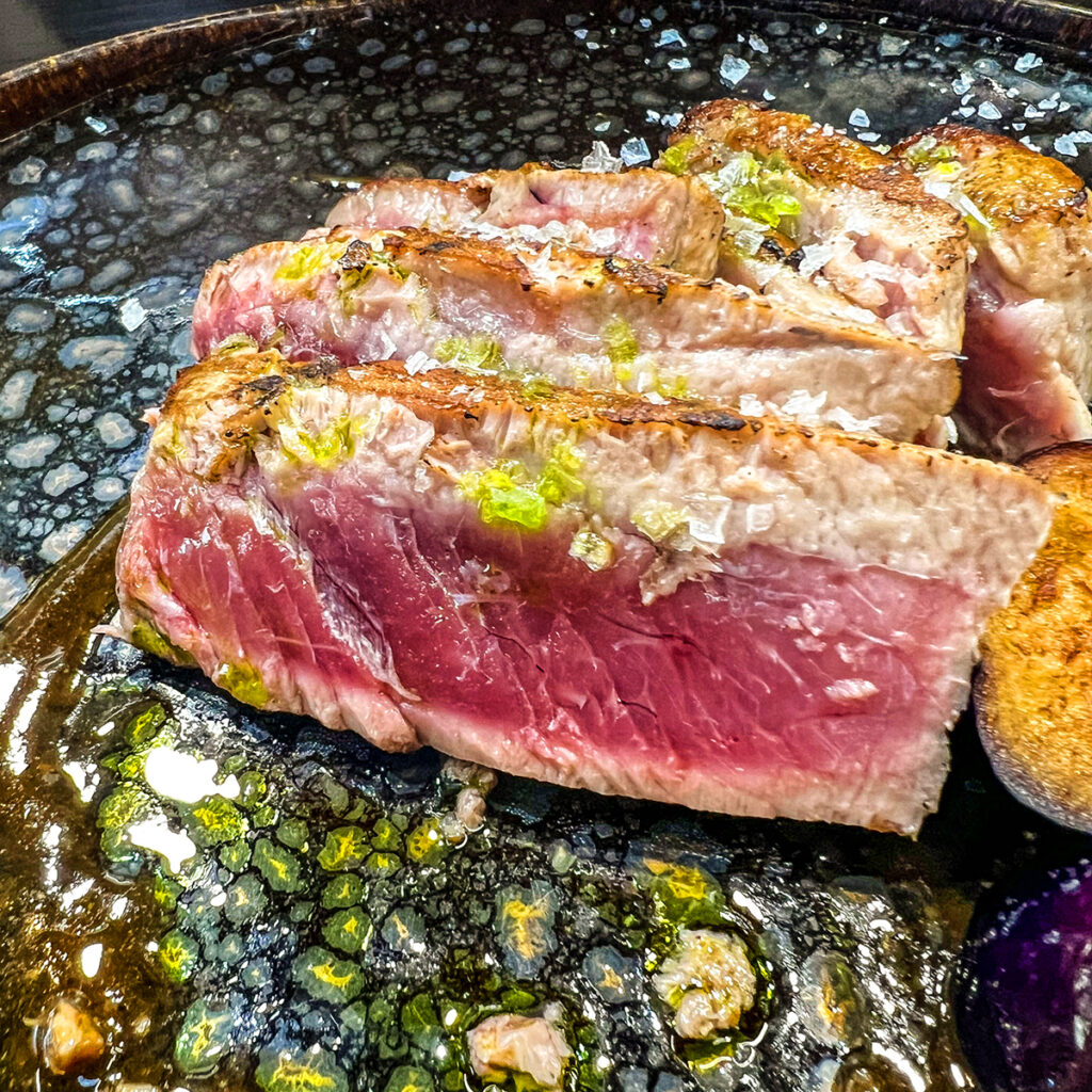 Barcelona Bars and Restaurants: Tuna belly, seared and served fresh at Hermos.